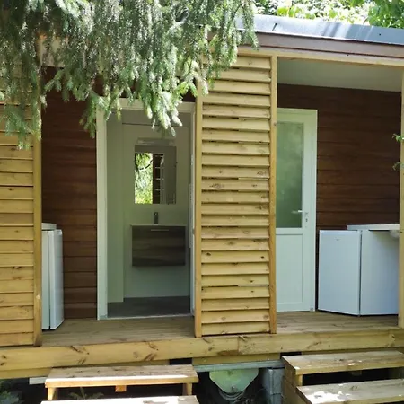 Mobil-home Cosy Avec Terrasse Pour 2 Personnes - Api-1-52-1274 * Challes-les-Eaux