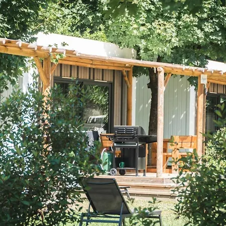Mobil-home Cosy Avec Terrasse Pour 2 Personnes - Api-1-52-1274 Challes-les-Eaux